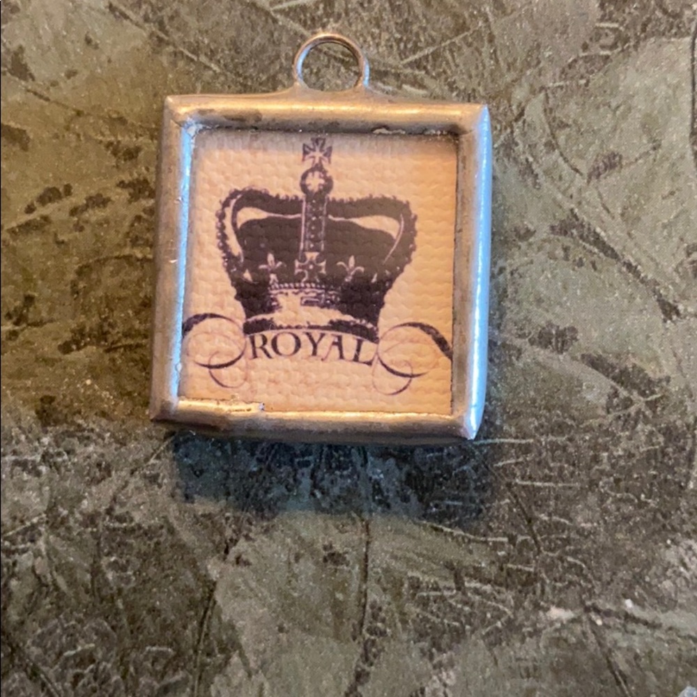 “S” charm - Picture 2 of 2